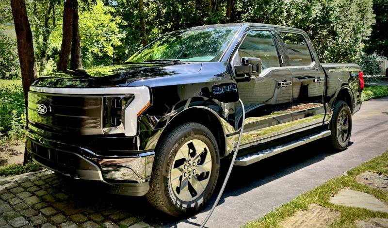 The most significant ‘upgrade’ to the battery-powered Lightning for 2025 is a drop in price. All Lightnings are full-size, four-door crew-cab F-150s with 51/2-foot beds, extra storage space in the ‘frunk’ and up to 320 miles of range, with 10,000 pounds of trailer capacity available, although the range drops precipitously when towing. This color is Agate Black Metallic. The most significant ‘upgrade’ to the battery-powered Lightning for 2025 is a drop in price. All Lightnings are full-size, four-door crew-cab F-150s with 51/2-foot beds, extra storage space in the ‘frunk,’ and up to 320 miles of range. Up to 10,000 pounds trailer capacity is available, although the range drops precipitously when towing. This color is Agate Black Metallic.